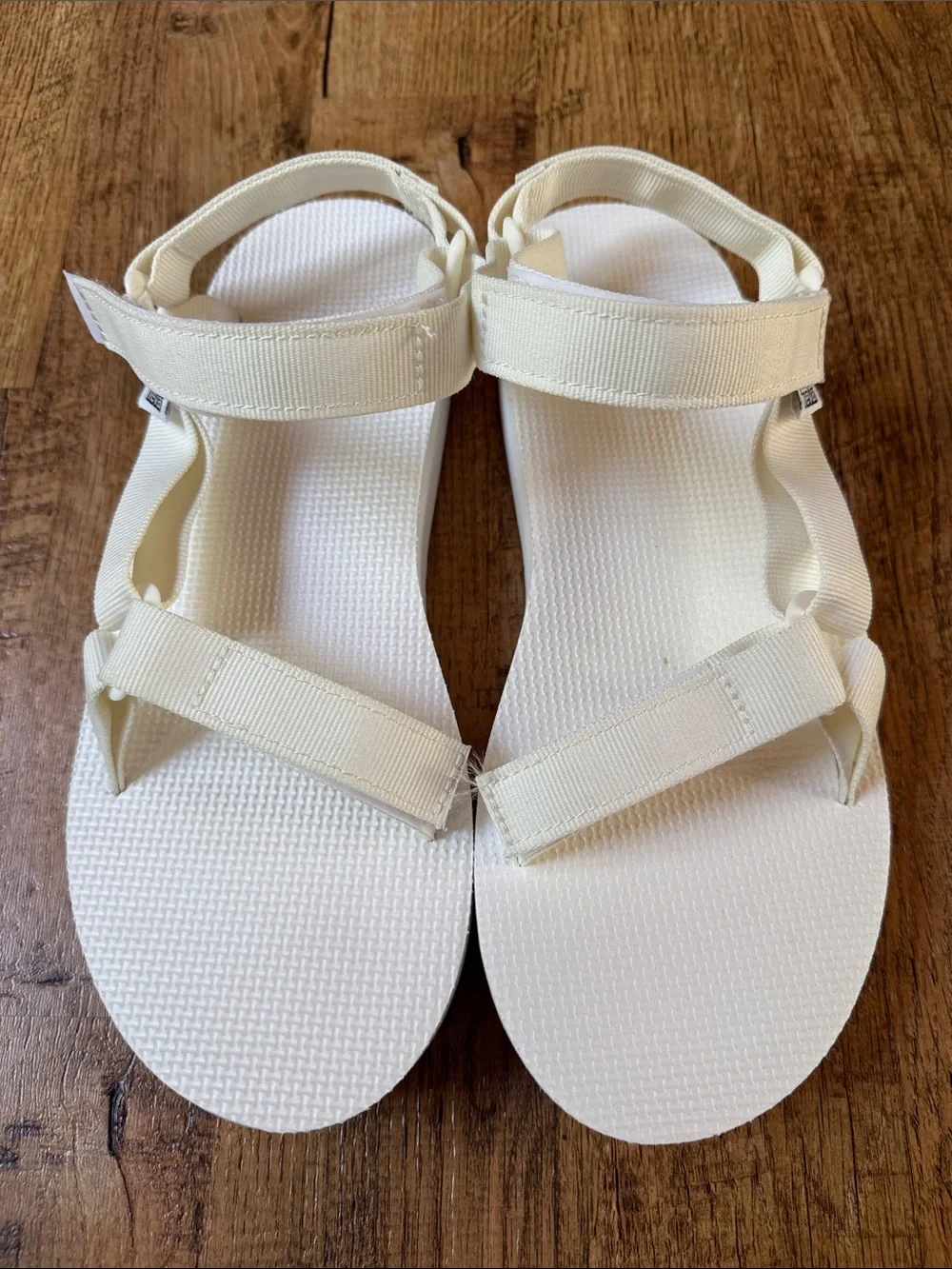 Teva Women's Cream Adjustable Strap Sandals Sz: 11 NWOT